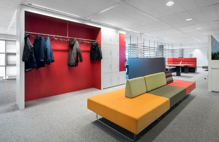 Maatwerk houten RFID lockers met batterij design ICTU lr 7