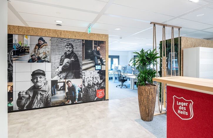 Maatwerk houten lockers met visual lockermanagement software Leger des Heils lr 5