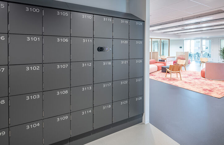 Maatwerk volkern studenten lockers centraal sluitsysteem campus Nova College Haarlem lr 13